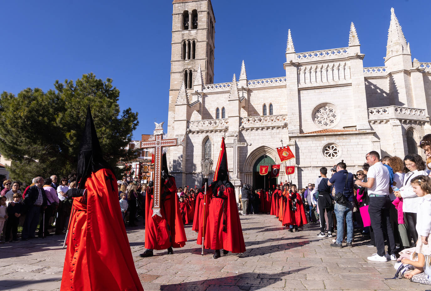 Procesión del Santísimo Cristo de la Preciosísima Sangre y de María Santísima de la Caridad de Valladolid