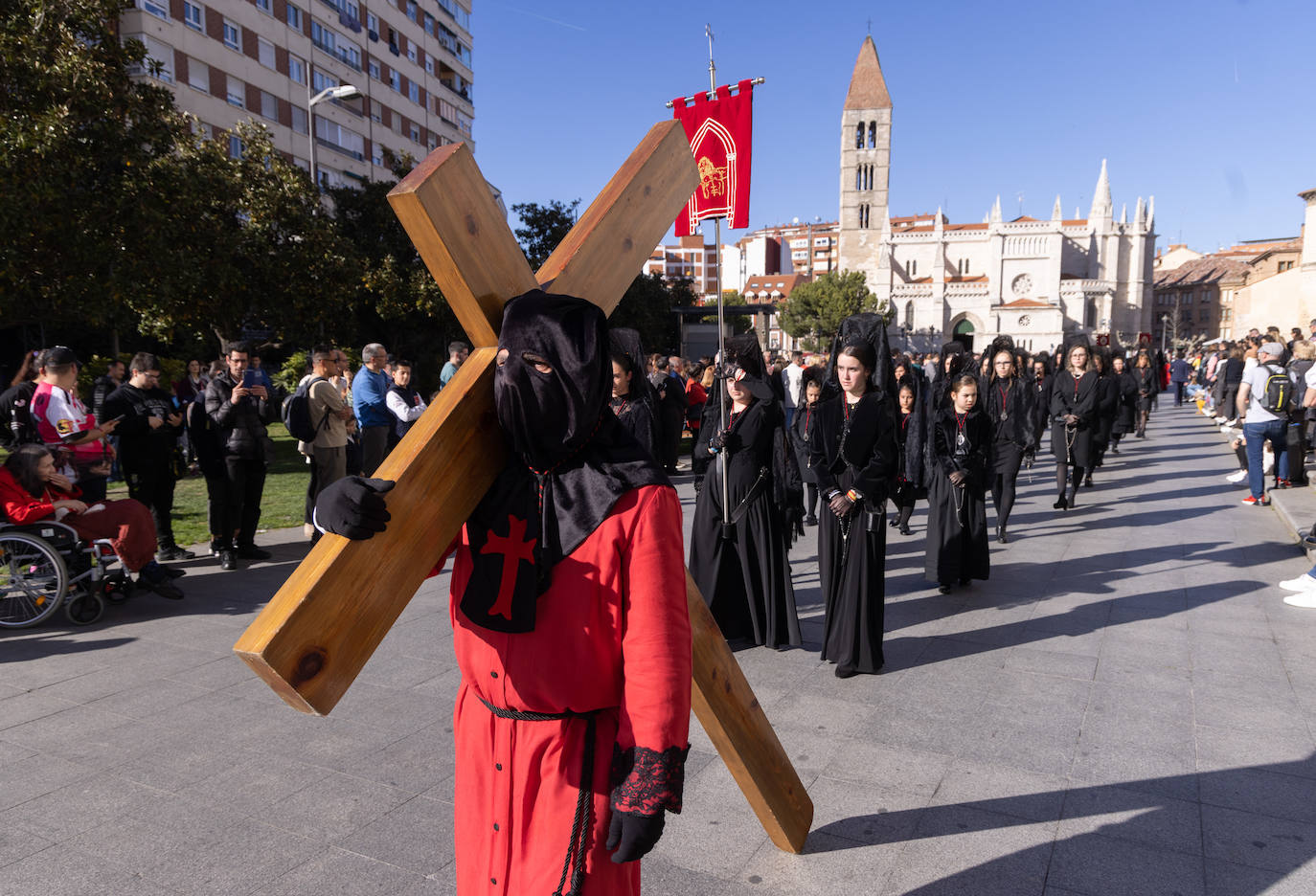 Procesión del Santísimo Cristo de la Preciosísima Sangre y de María Santísima de la Caridad de Valladolid