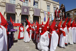 Reverencia de la Virgen ante el Cristo de la Misericordia