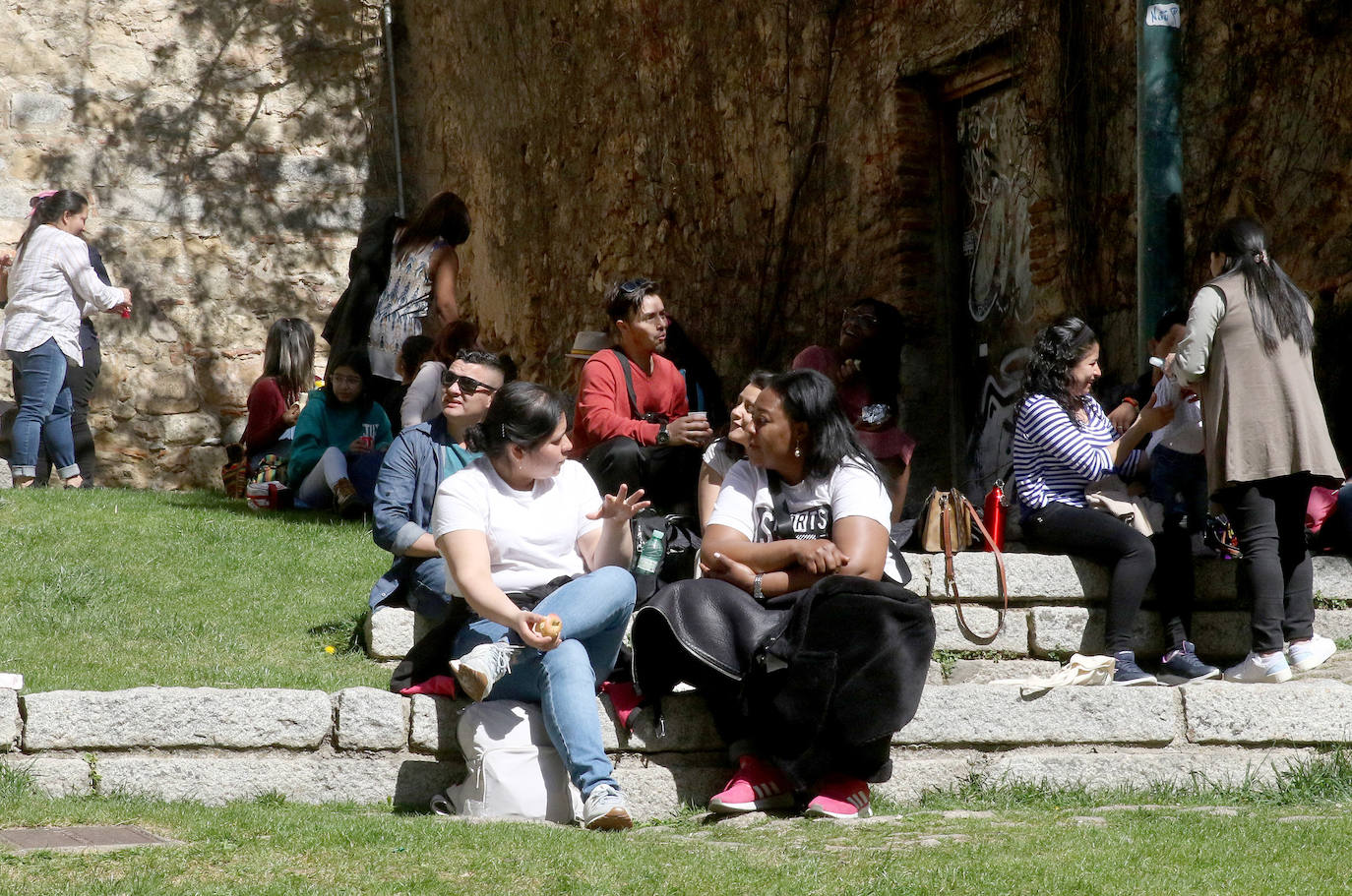 Segovia recibe la visita de turistas el Jueves Santo