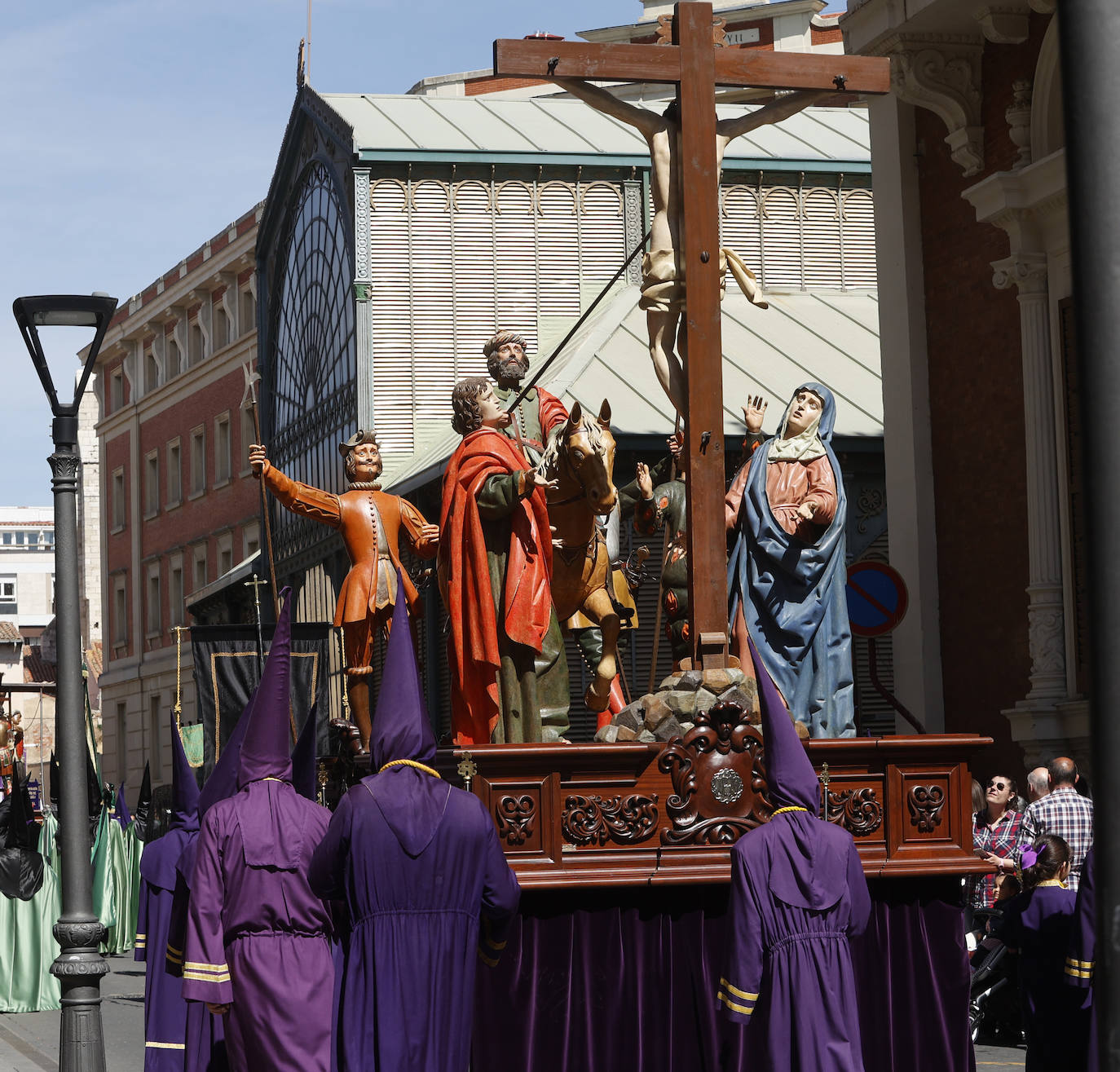 Palencia se rinde a Los Pasos, una de las procesiones más antiguas