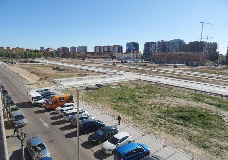 Terrenos del cuartel de Artillería después del derribo de la última tapia del lado de la calle Nelson Mandela.