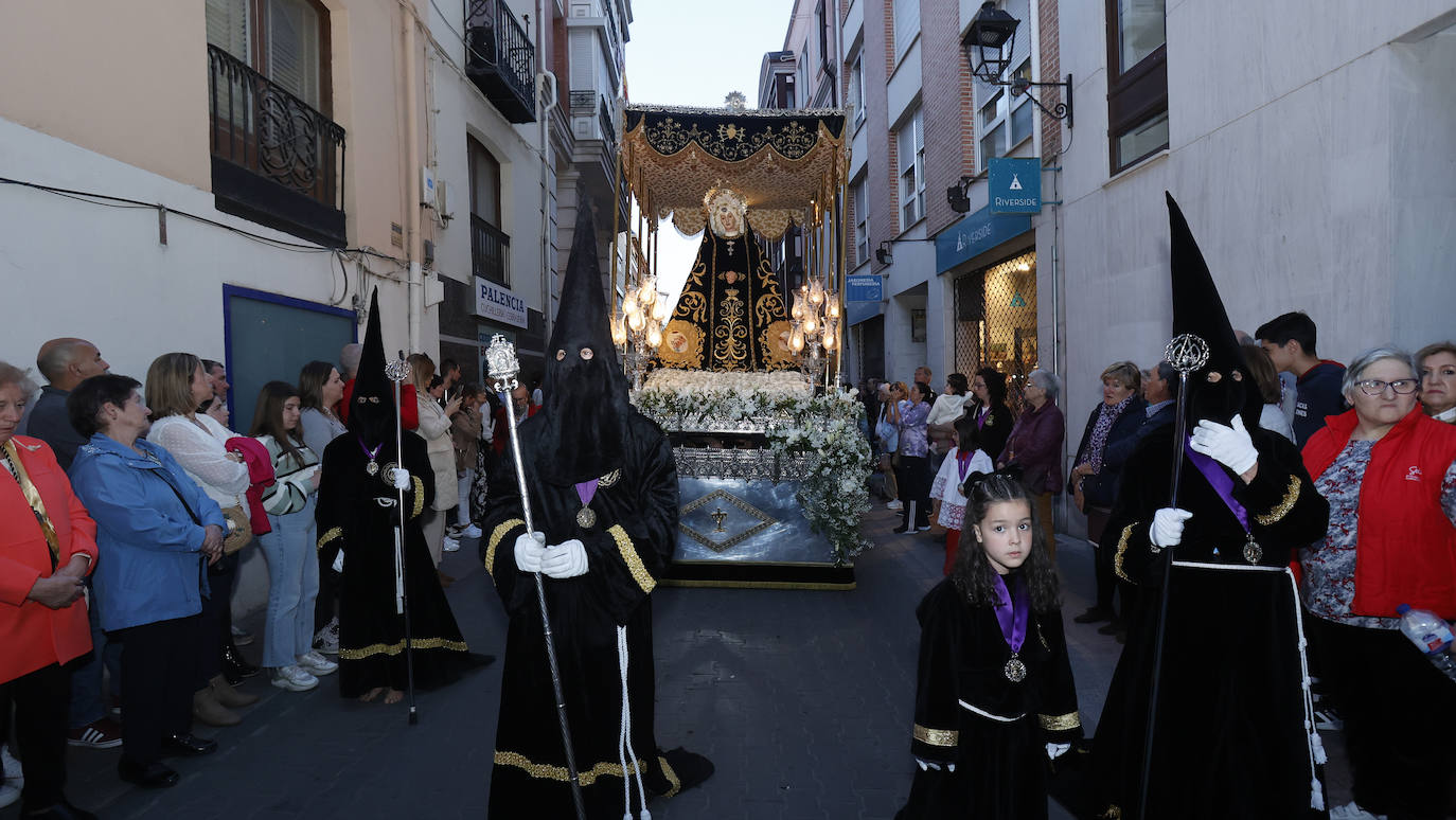 Máxima expectación en la procesión de las vírgenes