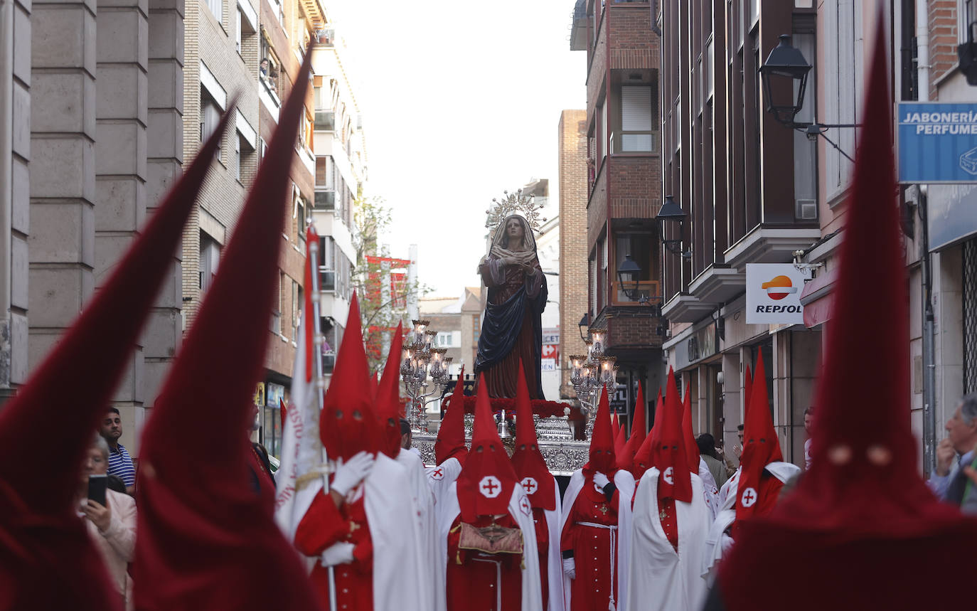 Máxima expectación en la procesión de las vírgenes