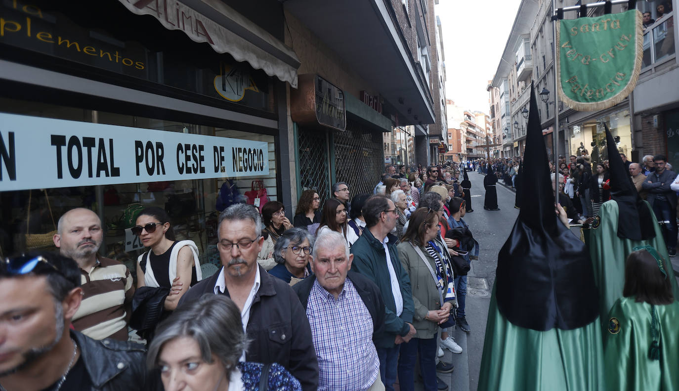 Máxima expectación en la procesión de las vírgenes