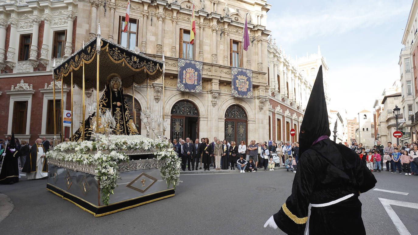 Máxima expectación en la procesión de las vírgenes