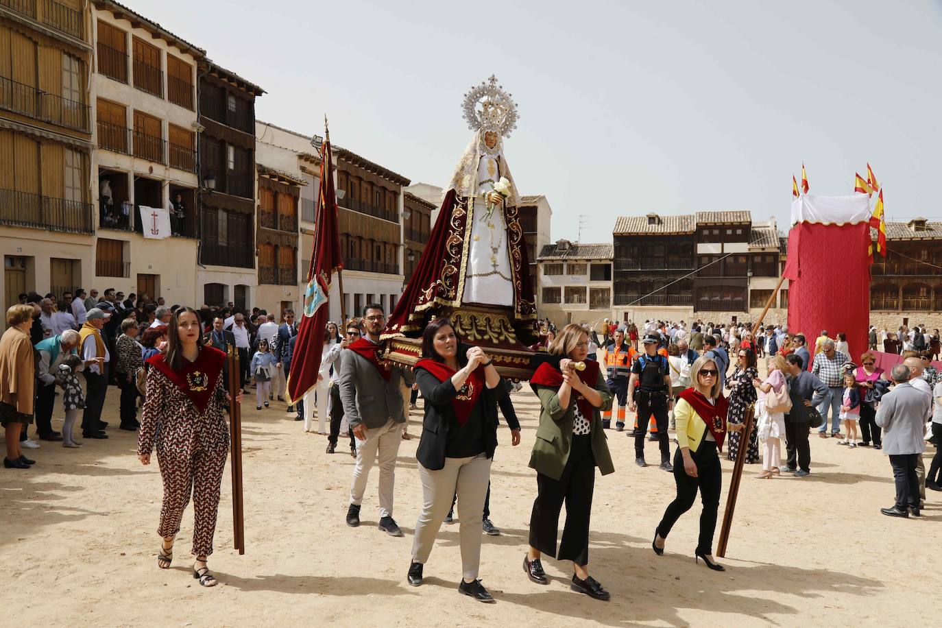 Peñafiel celebra un año más la tradicional Bajada del Ángel