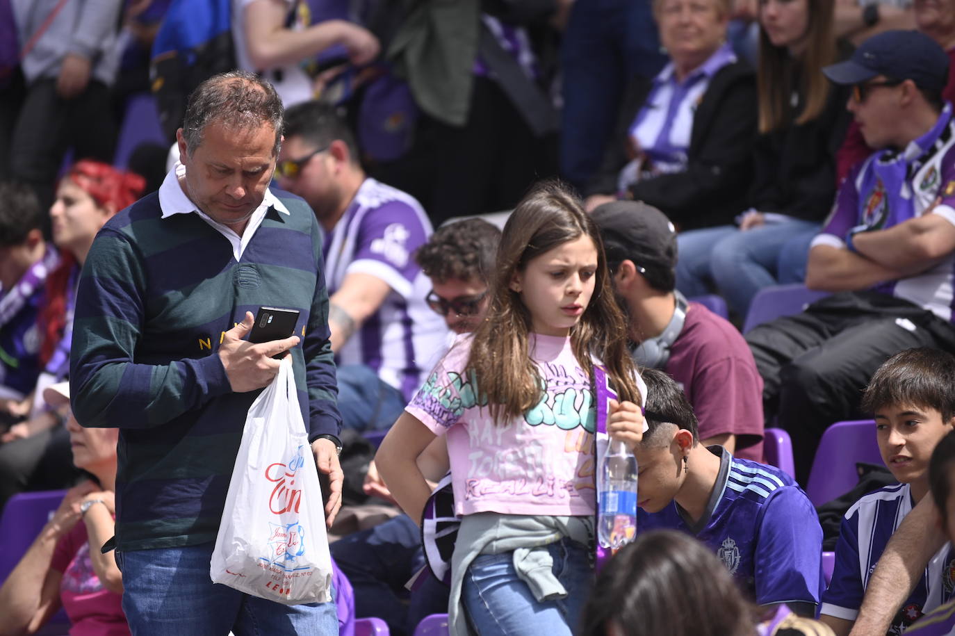 Búscate en la grada del Real Valladolid-Mallorca (1 de 4)