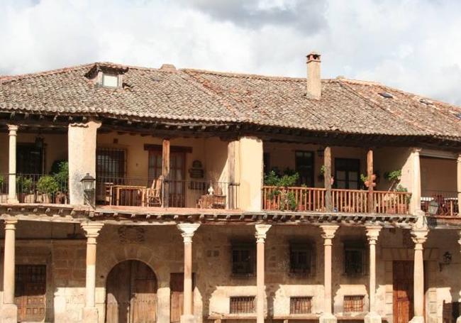 Fachada de Pedraza en la Plaza Mayor