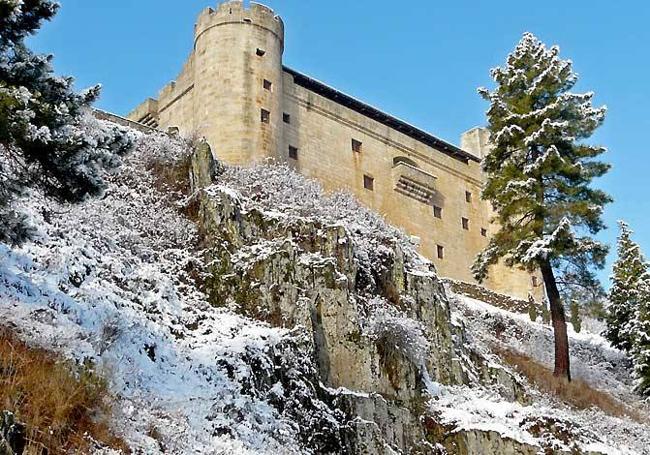 Castillo de Puebla de Sanabria en invierno