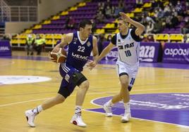 Sergio de la Fuente con el dorsal 22 en el Polideportivo Pisuerga.