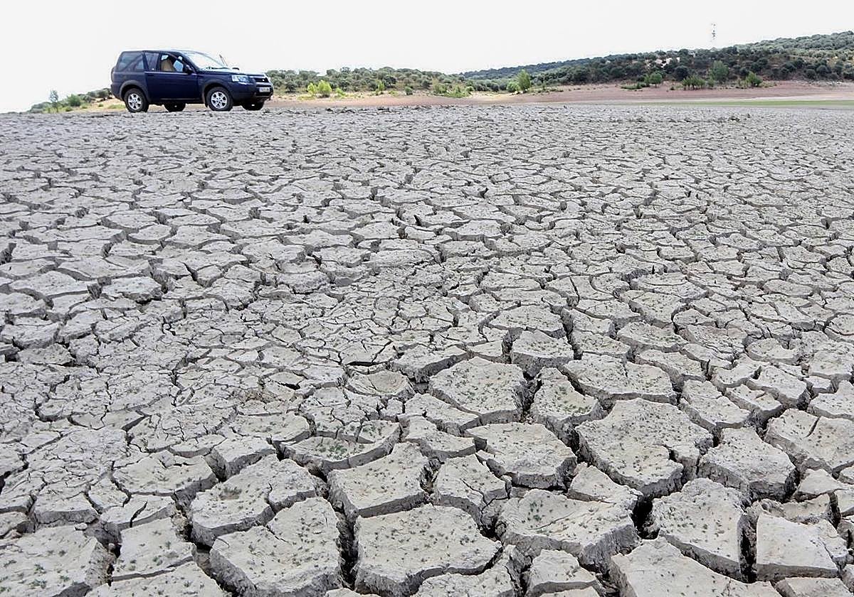 Cauce seco del embalse en otoño de 2021.