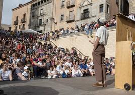 Uno de los espectáculos de la pasada edición de Titirimundi en la plaza de San Martín.