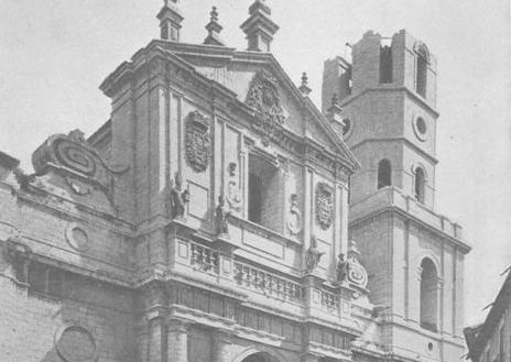 Imagen secundaria 1 - Evolución de la Catedral entre los años 1865 (después del desplome de la torre norte), 1880 (en plena construcción de la torre sur) y 1923 (año de la inauguración del Sagrado Corazón). 