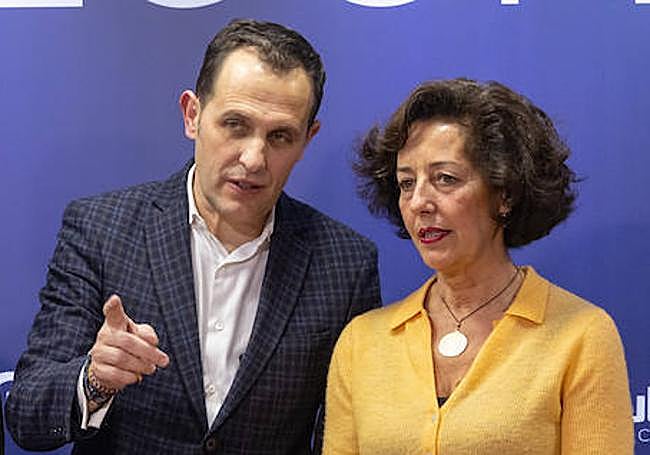 Conrado Íscar y Mercedes Cantalapiedra, en un acto en la sede del PP.
