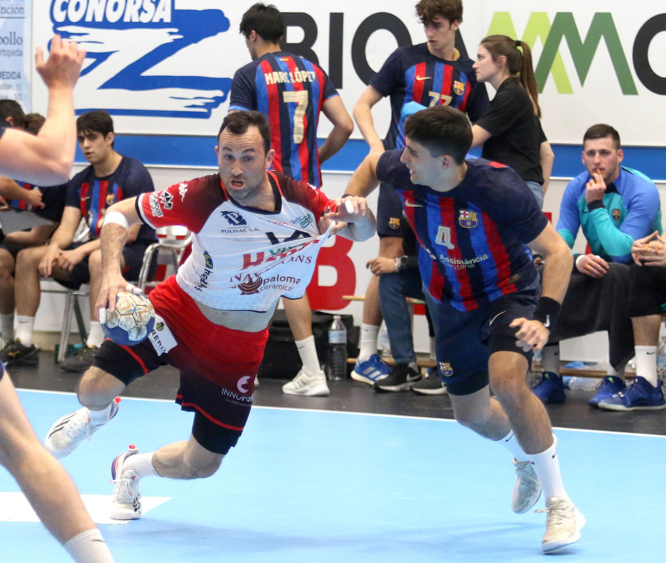 Victoria del Balonmano Nava ante el Barcelona (35-30)