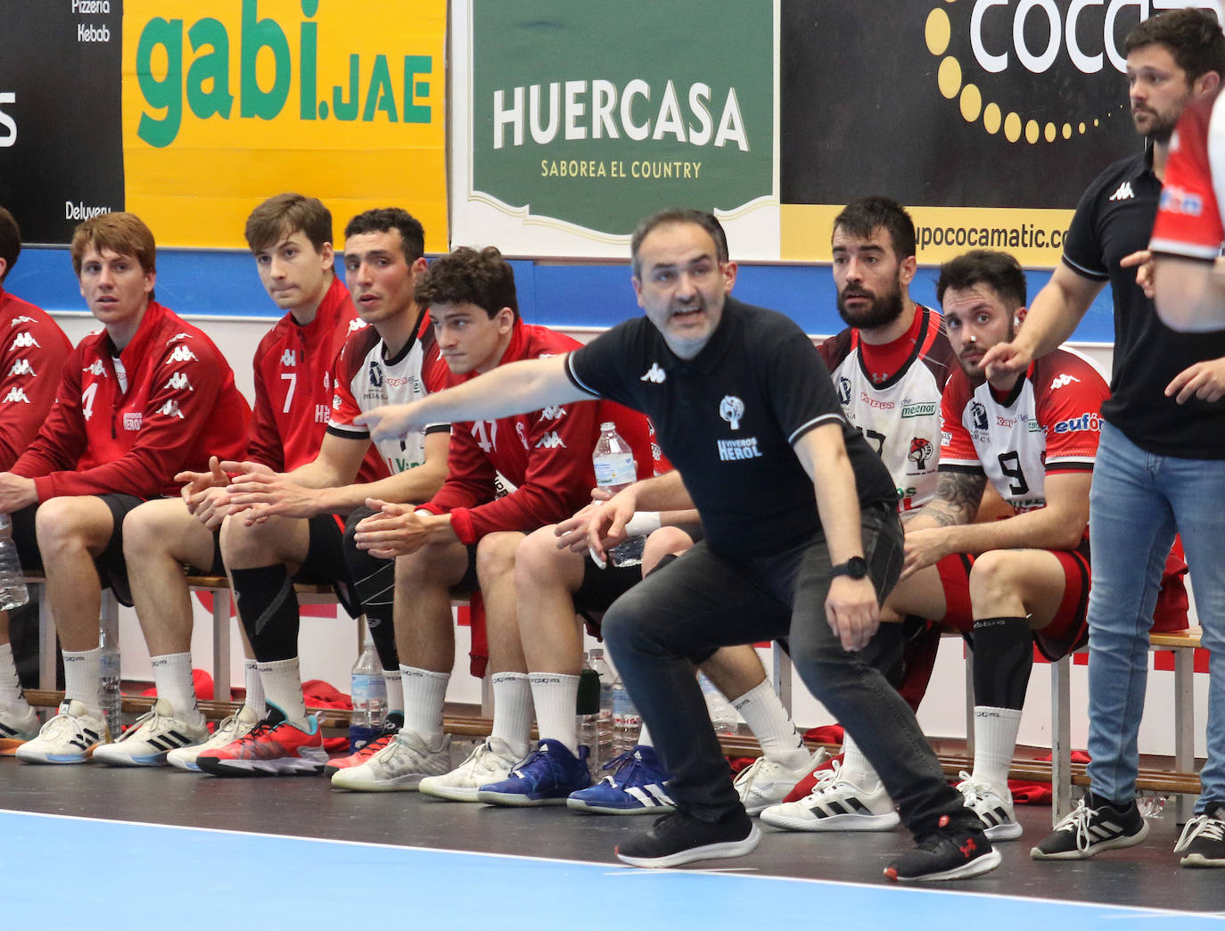 Victoria del Balonmano Nava ante el Barcelona (35-30)