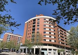 Edificio en la calle Amadeo Arias, en Parquesol, donde la Sareb cuenta con tres viviendas.