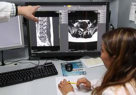 Puesto de monitores en el servicio de Radiodiagnóstico del Hospital General de Segovia.