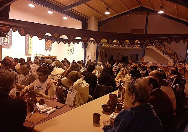 Cena comunera celebrada este sábado 15 de abril, a la que asistieron unos 100 comensales