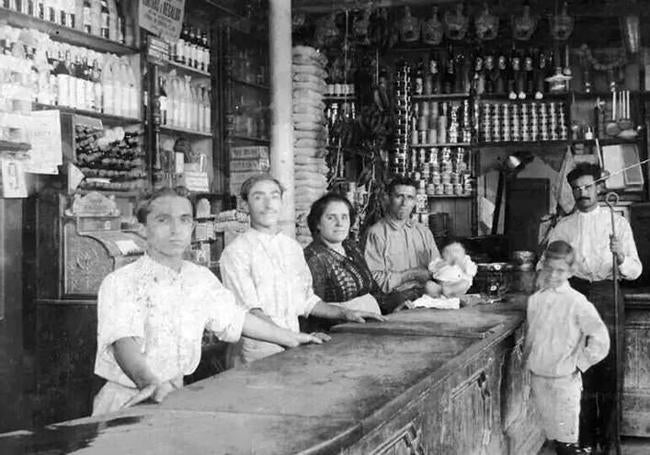 Interior del bar El Penicilino en los años sesenta del siglo XX.