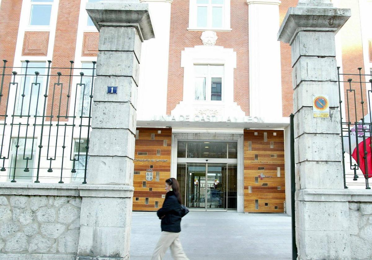 Consejería de Sanidad, en el paseo de Zorrilla de Valladolid.