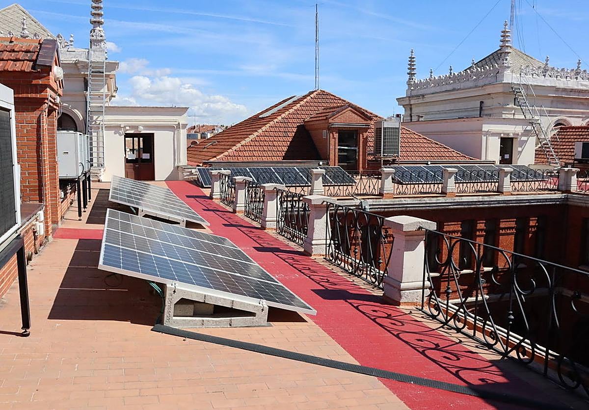 Placas solares en el Ayuntamiento de Valladolid.