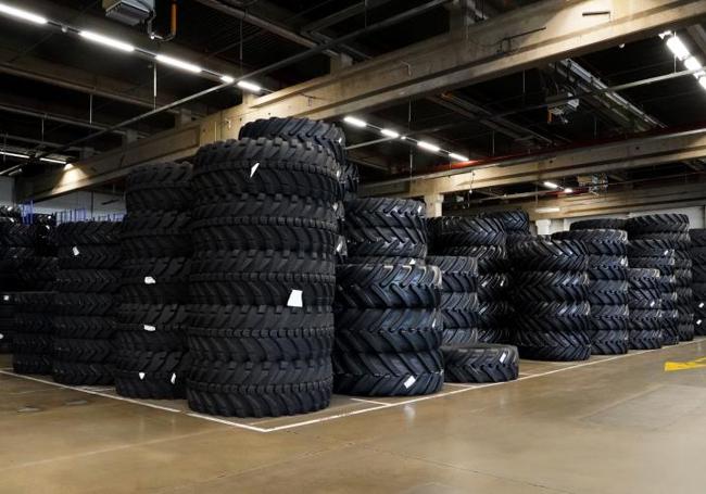 Almacén de neumáticos de Michelin en Valladolid.