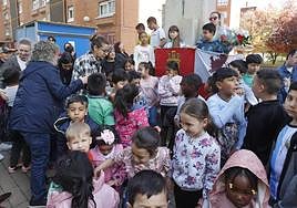 Alumnos del Pan y Guindas y Carrechiquilla celebran el homenaje a los Comuneros este viernes.