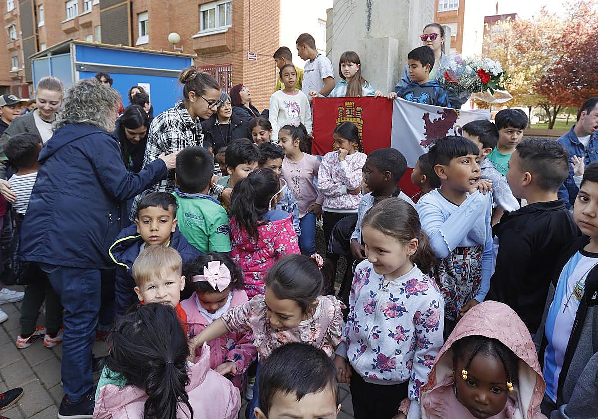 Alumnos del Pan y Guindas y Carrechiquilla celebran el homenaje a los Comuneros este viernes.