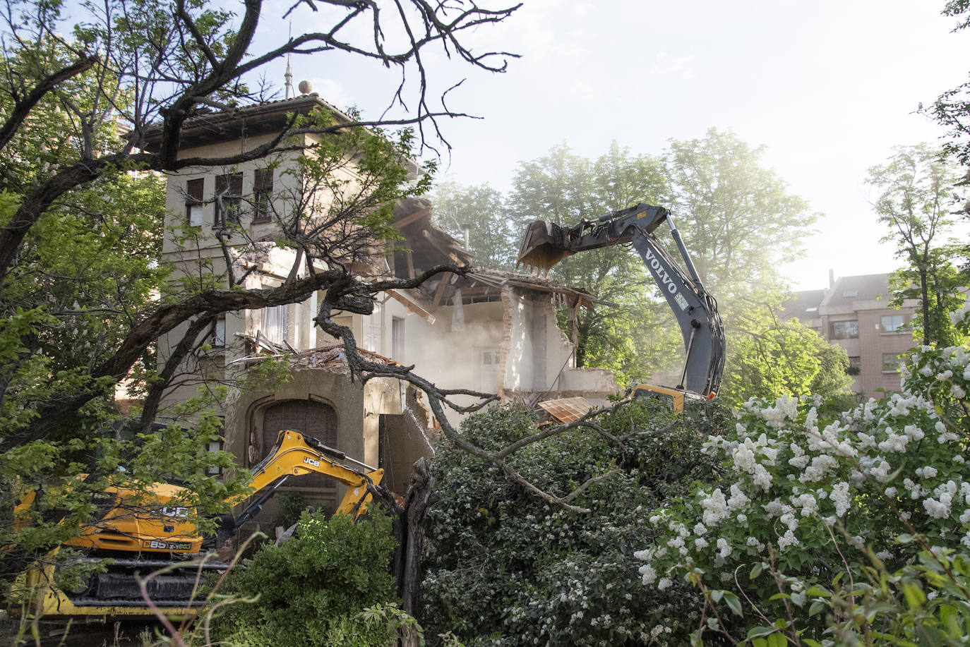 Fotografías: el derribo del chalé de Villa Estrella