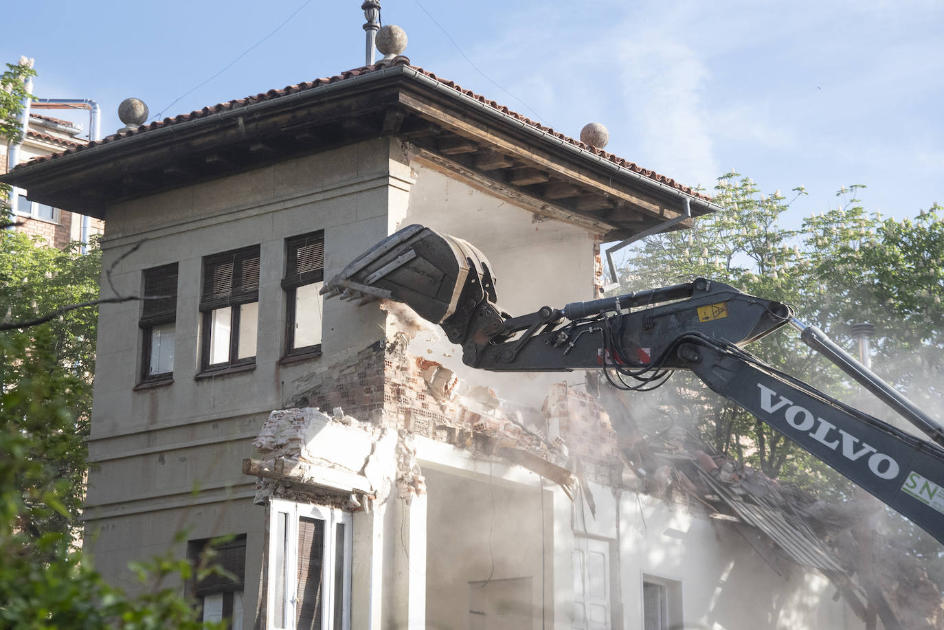 Fotografías: el derribo del chalé de Villa Estrella