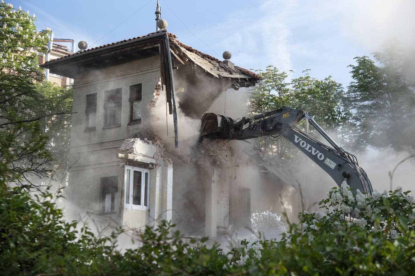 Fotografías: el derribo del chalé de Villa Estrella