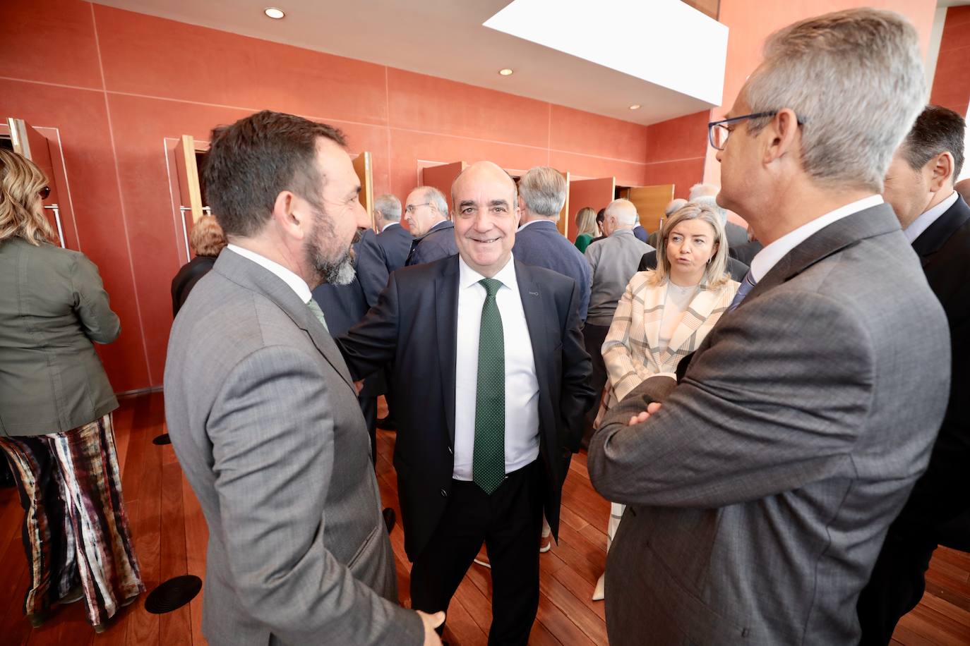 Asistentes a la entrega de los Premios Castilla y León (1 de 2)