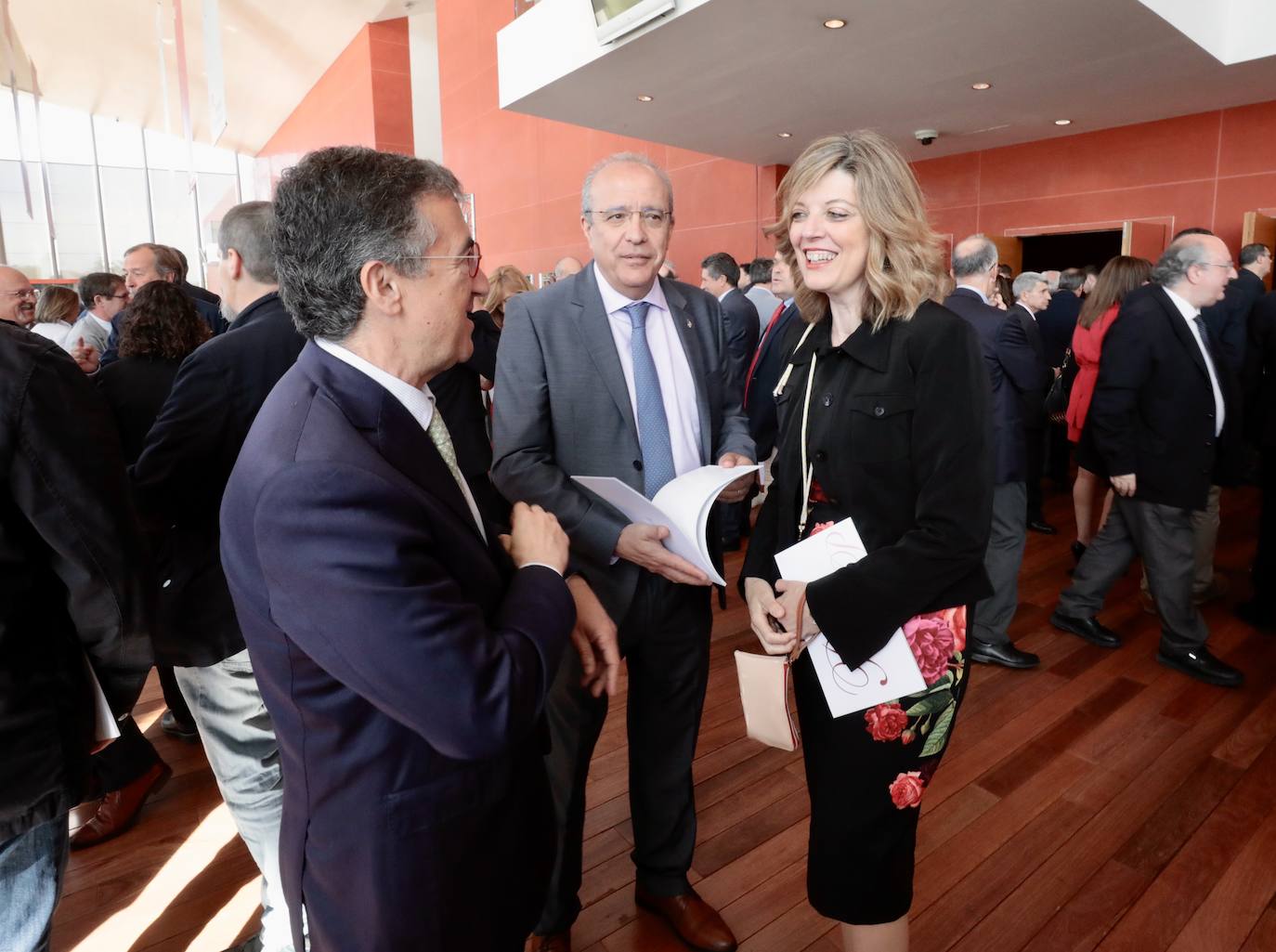 Asistentes a la entrega de los Premios Castilla y León (1 de 2)