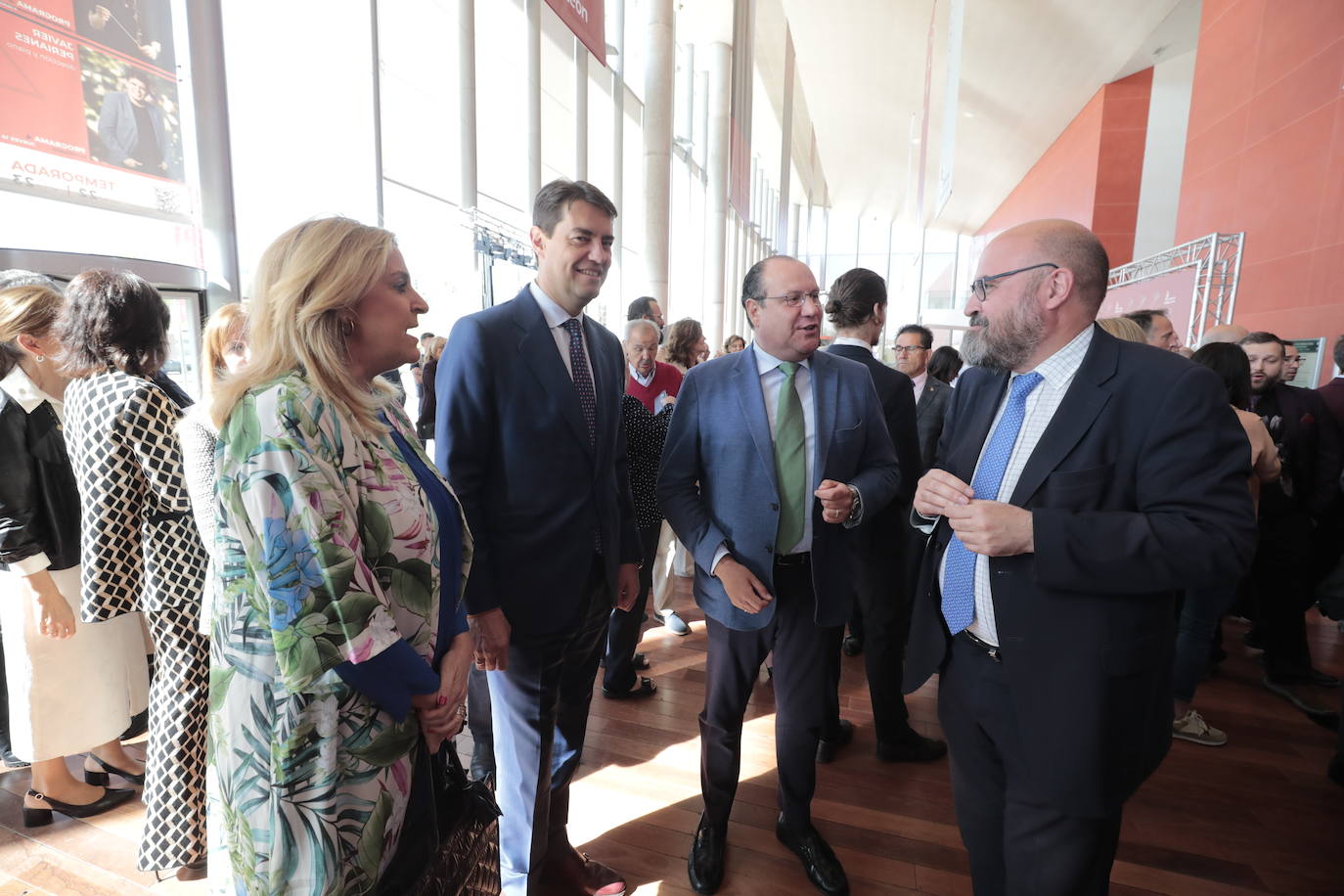 Asistentes a la entrega de los Premios Castilla y León (2 de 2)