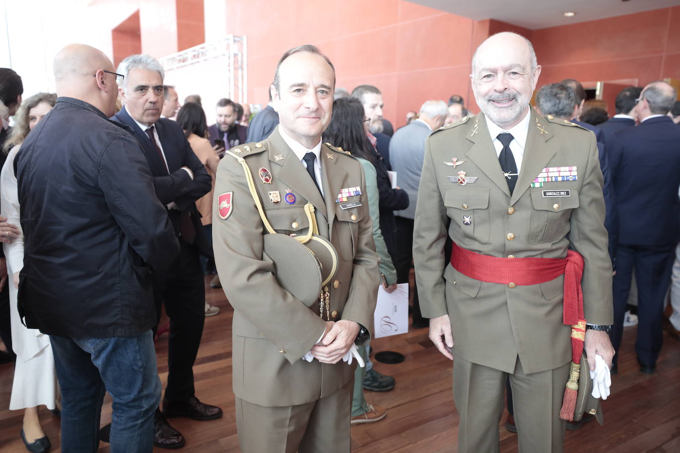 Asistentes a la entrega de los Premios Castilla y León (2 de 2)