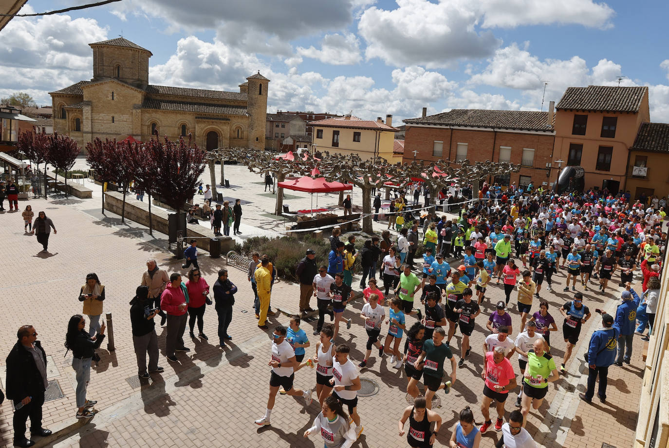 Más de 900 personas participan en la cita solidaria de Frómista
