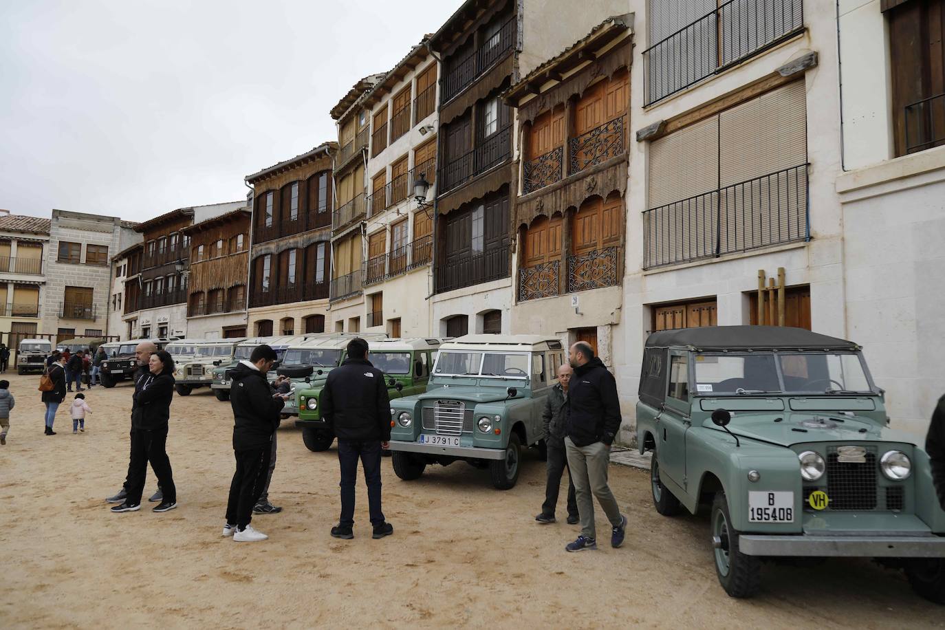 Concentración de Land Rover Santana en Peñafiel (Valladolid)