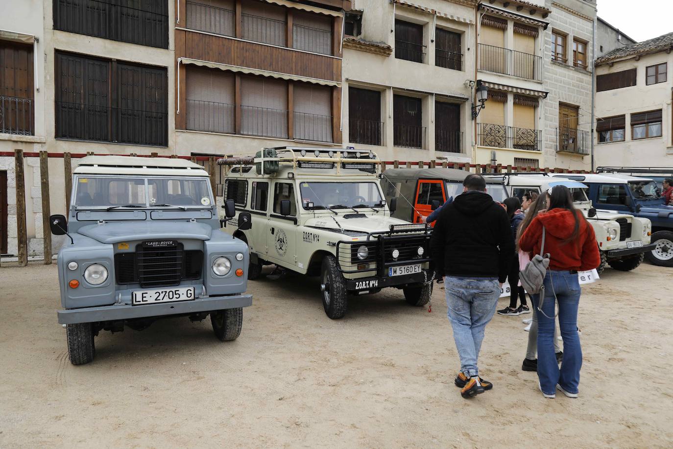 Concentración de Land Rover Santana en Peñafiel (Valladolid)