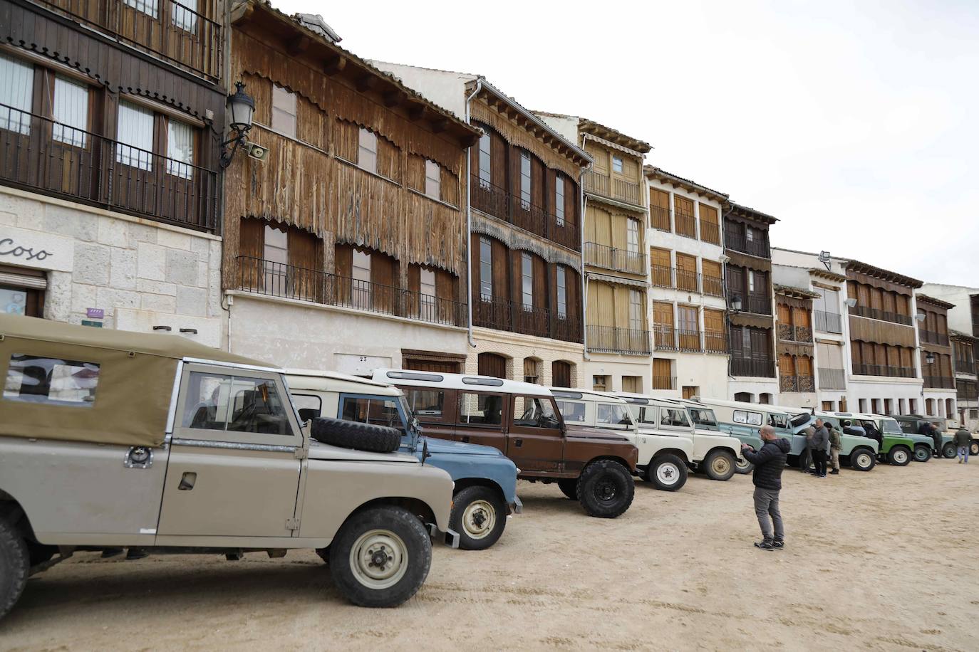 Concentración de Land Rover Santana en Peñafiel (Valladolid)