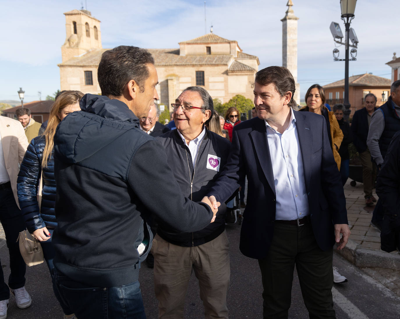 Los partidos políticos y asociaciones visitan Villalar