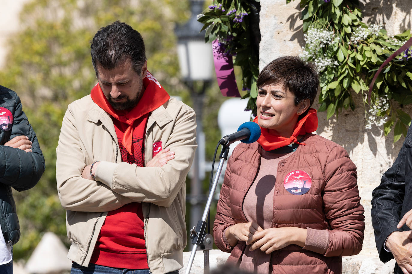 Los partidos políticos y asociaciones visitan Villalar