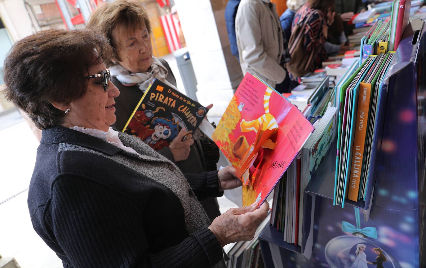 Éxito de público y de ventas en el Día del Libro