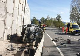 Los Bomberos excarcelan al conductor.