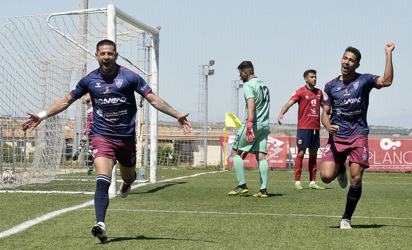 Acuña celebra el 0-1 conseguido ante el Diocesano.