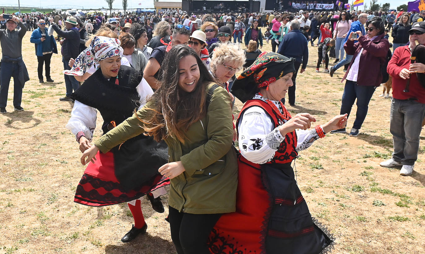 Villalar disfruta de los festejos por el Día de la comunidad