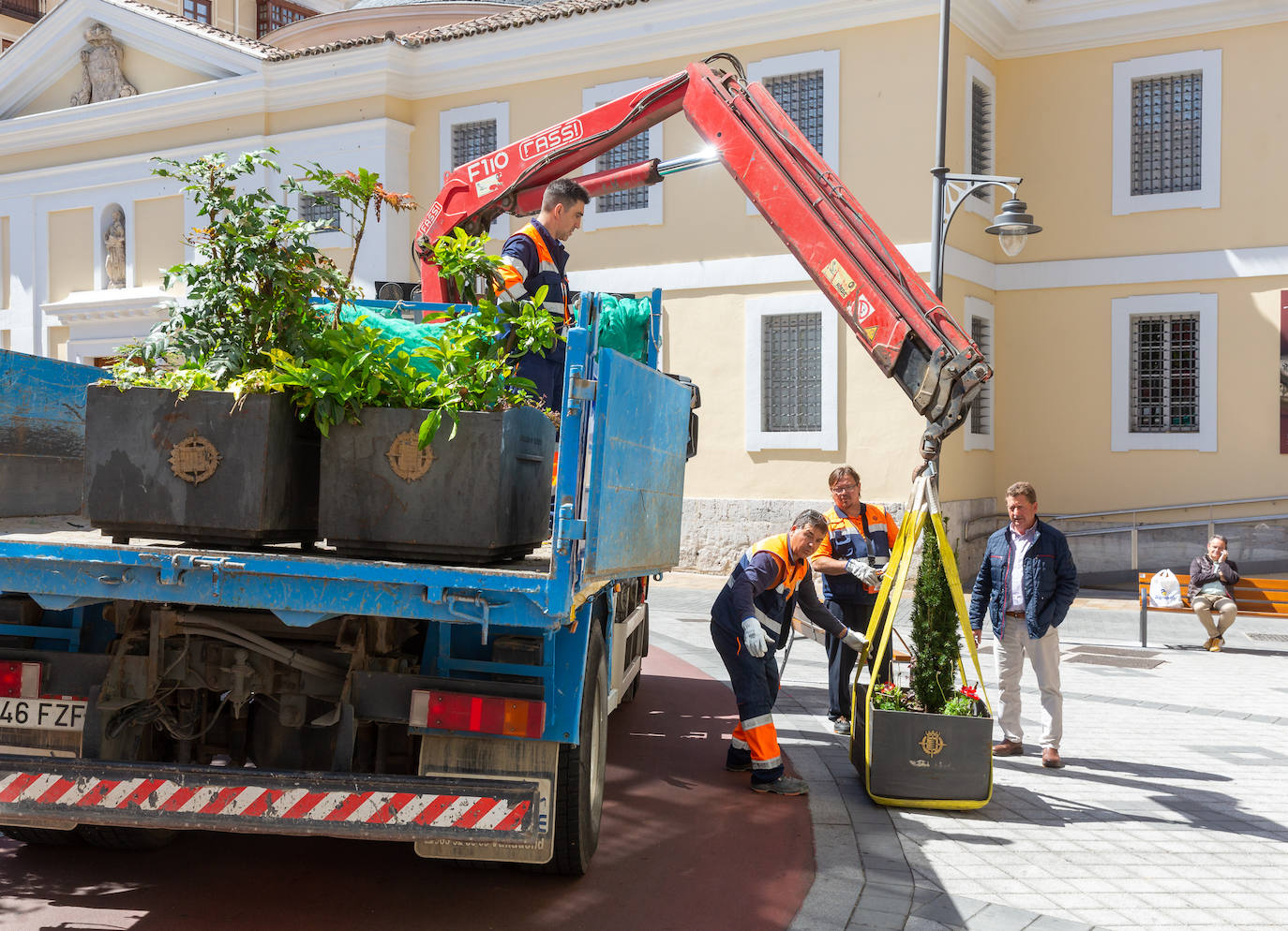 Nuevos bancos y jardineras en el centro de Valladolid