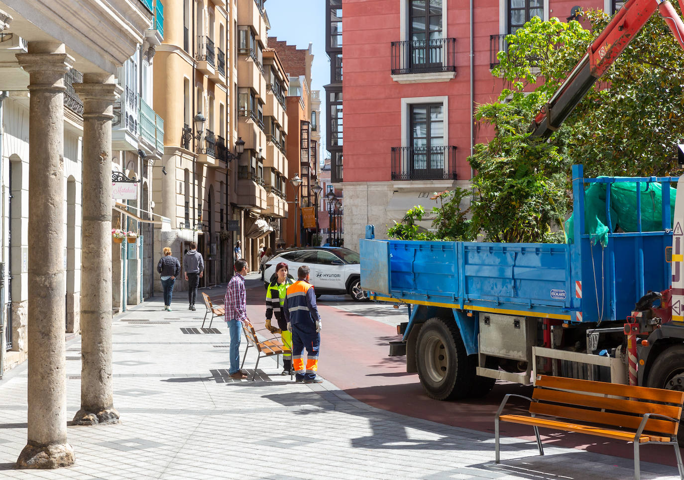 Nuevos bancos y jardineras en el centro de Valladolid