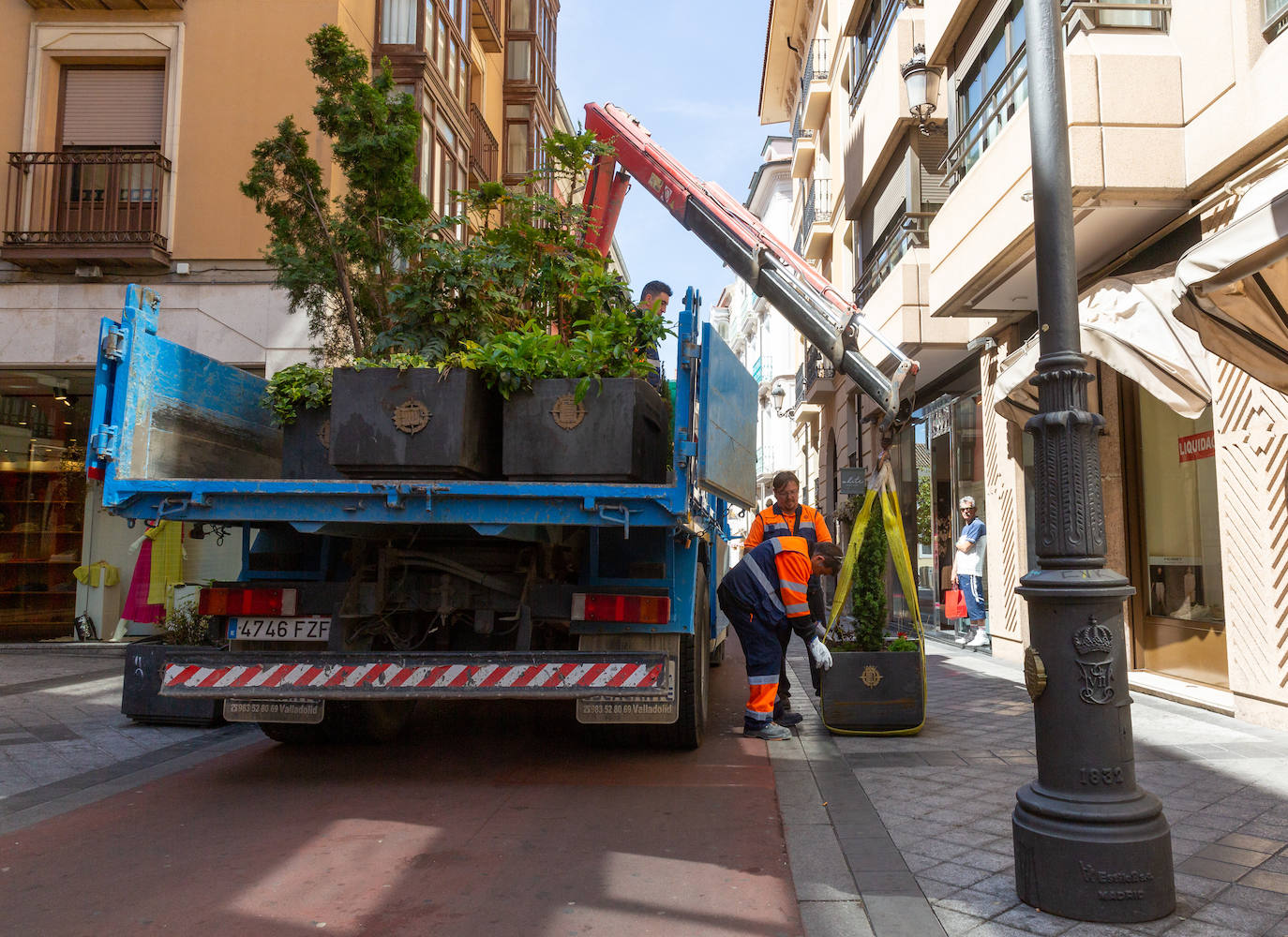 Nuevos bancos y jardineras en el centro de Valladolid